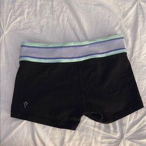 IVIVVA BY LULULEMON Black Athletic Shorts with reversible waistband